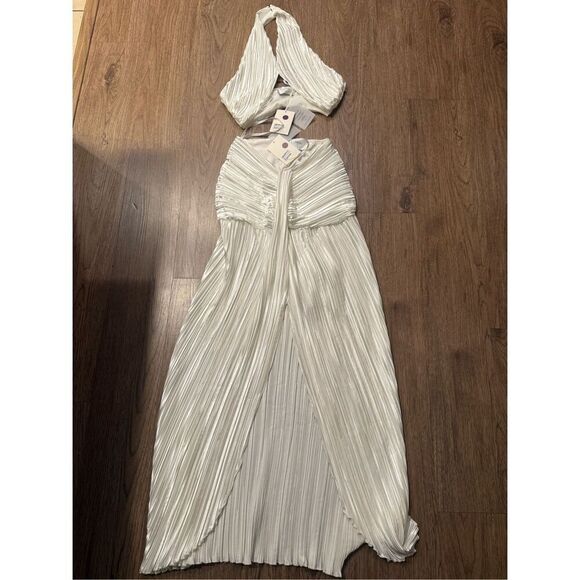 Sonya Moda Jolle Plissé halter Top &  Maxi skirt Set in White size S NWT - Picture 6 of 9